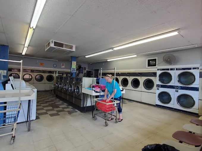 Waynesville Plaza Laundromat
